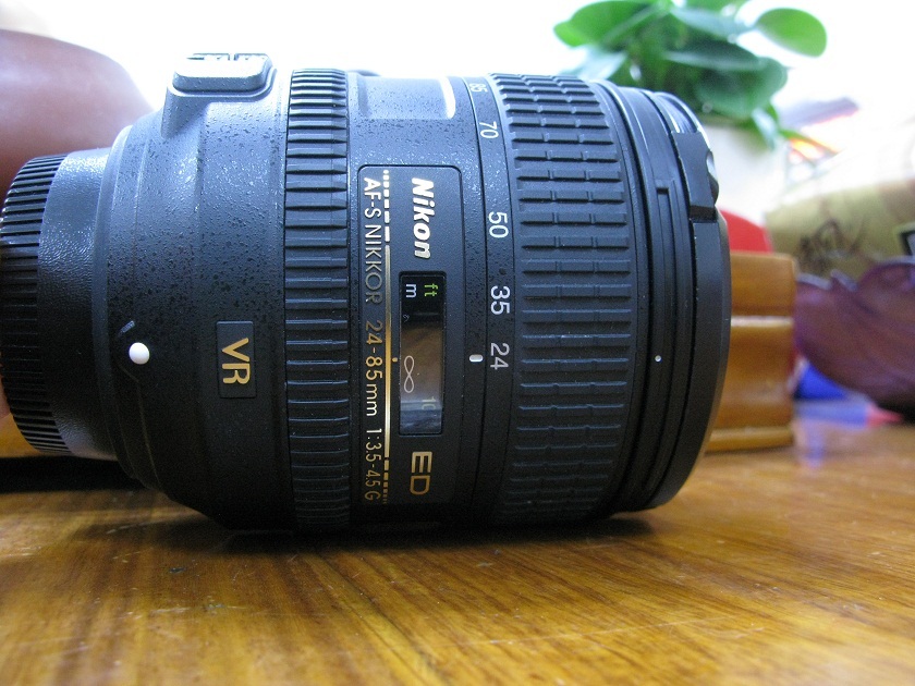 尼康24-85 3.5-4.5g vr 全画幅镜头 成色新