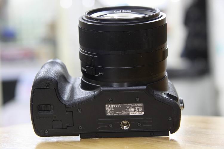 索尼rx10 相机 卡尔蔡司24-200/2.8配置 3000顺丰