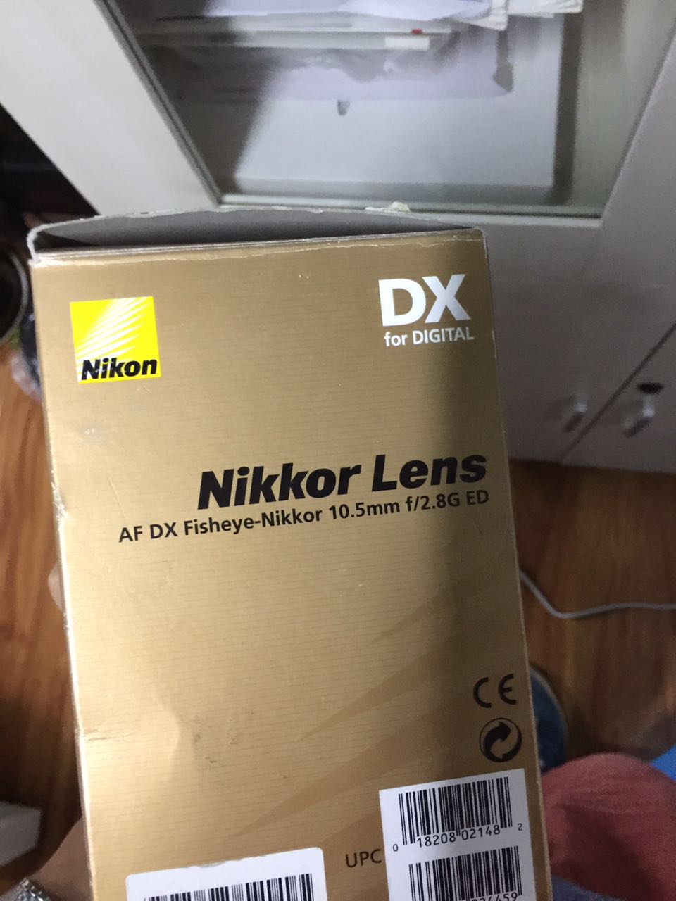 求一个尼康10.5mm镜头无论成色 无论损坏 报废的最好