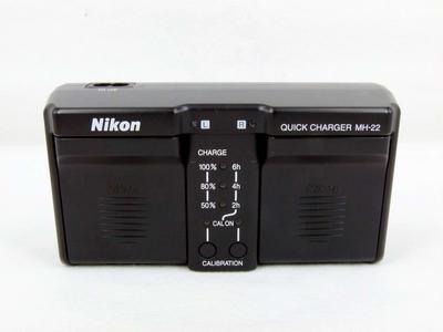 尼康D3，D3S,D3X,D4，D4S用原装充电器MH-22