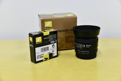 尼康 AF 35mm f/2D 和HN-3遮光罩