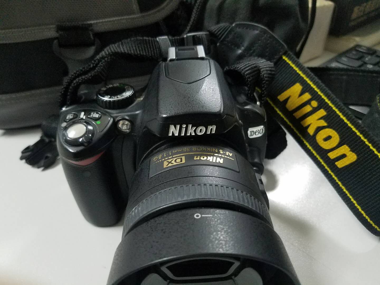  NIKON D60 with 15-55mm socket and 35mm 1.8G fixed focus lens
