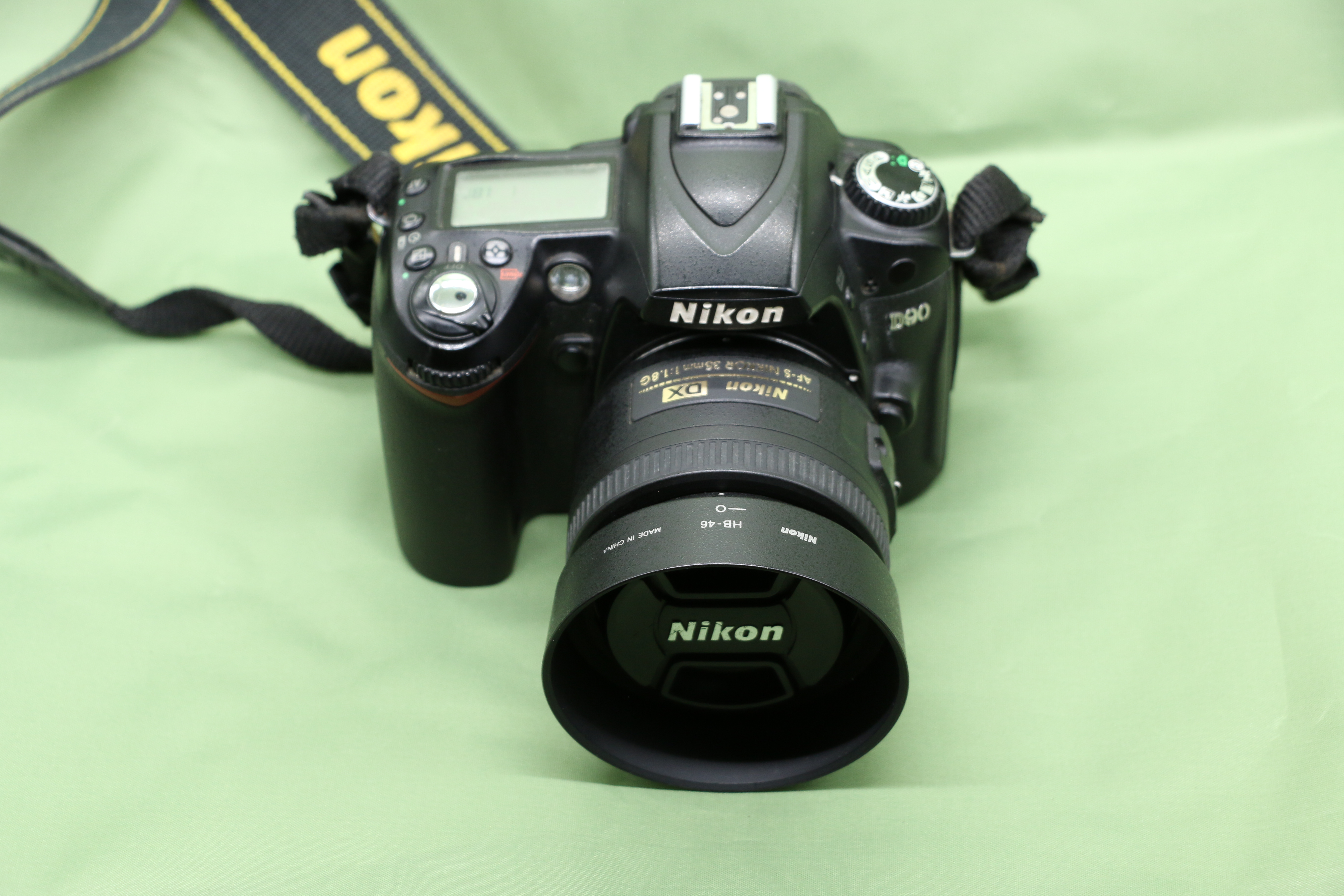 转让尼康D90 +35mm 1.8G套机 镜头95新增送UV镜或加钱换 6D