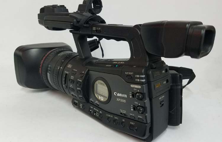 佳能 XF305 出售一台佳能XF305高清摄像机！开机只有90个小时！