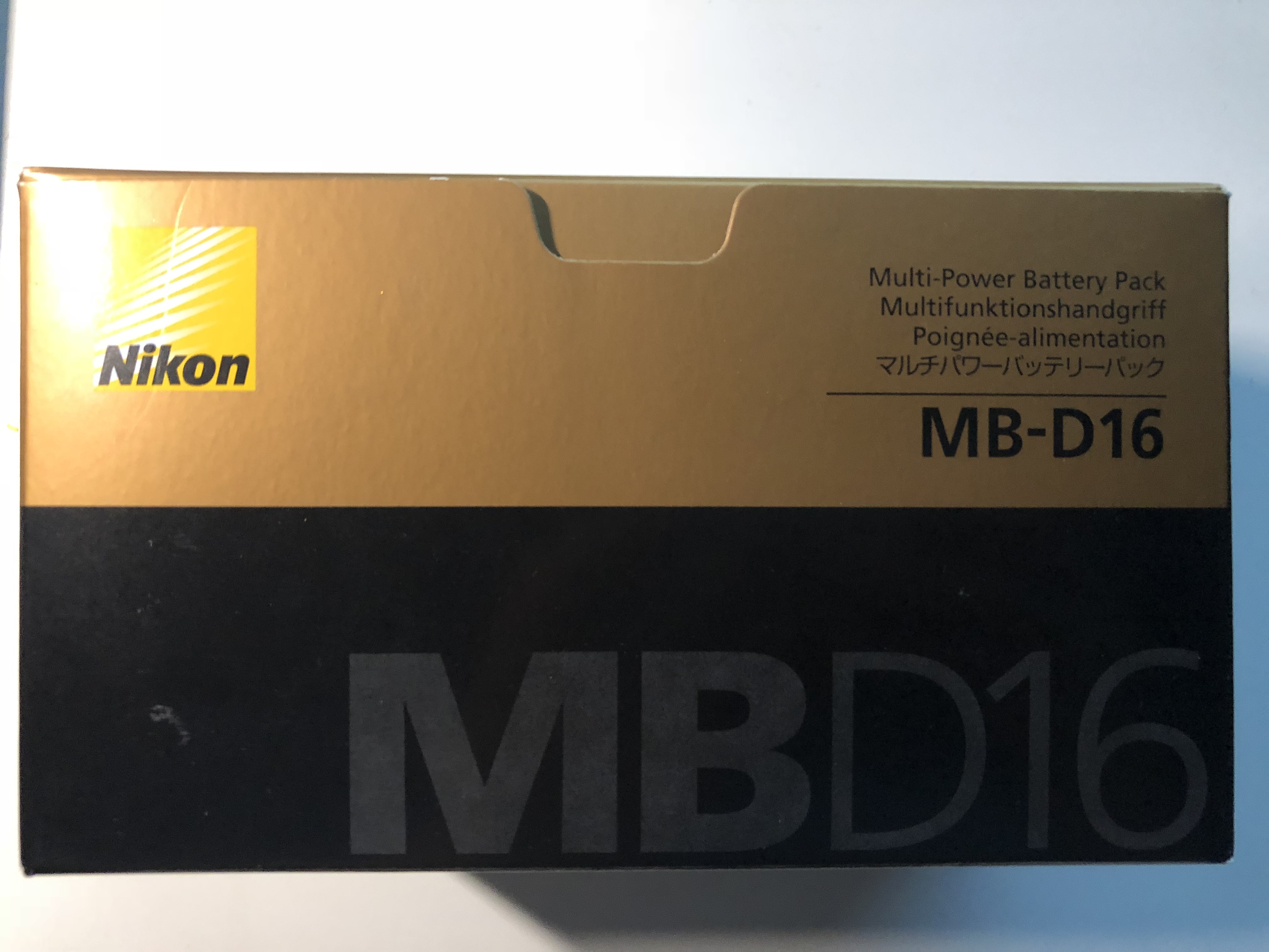 尼康 MB-D16