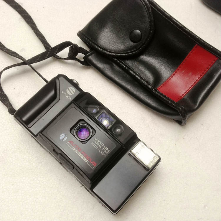 Minolta/美能达 AF-E 135胶片机定焦35mm F3.5胶卷胶片相机比肩U1