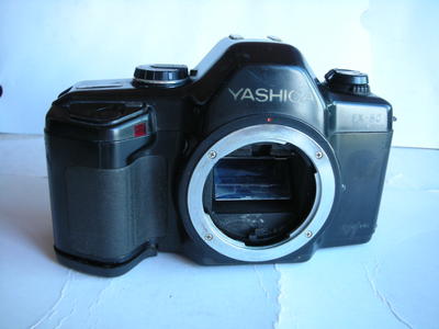 较新雅西卡FX80单反相机