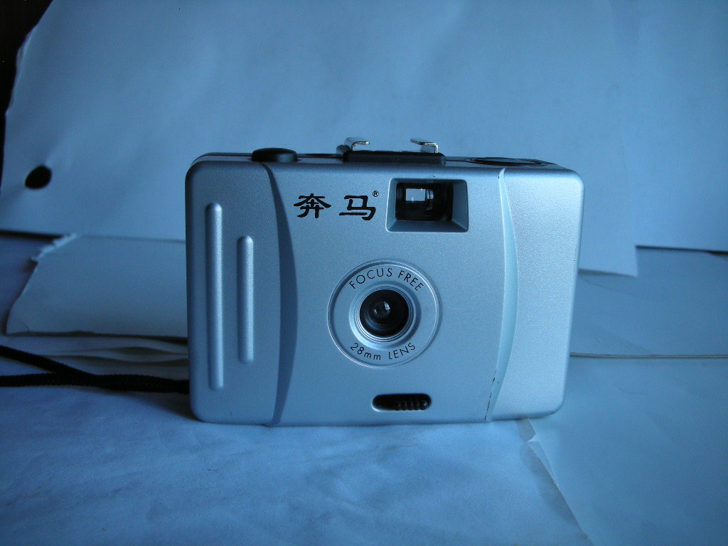 极新奔马牌袖珍小相机，28mm广角镜头，收藏使用