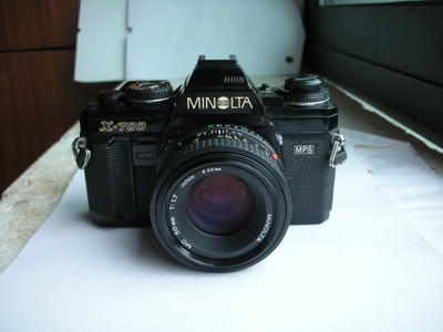 较新美能达X700相机带50mmf1.7镜头，可换28--70镜头，收藏使用