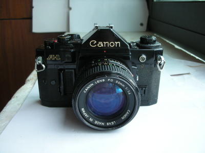 较新佳能 A-1经典单反相机带50mmf1.4镜头，收藏使用