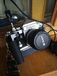 Nikon F2  带卷片器和镜头