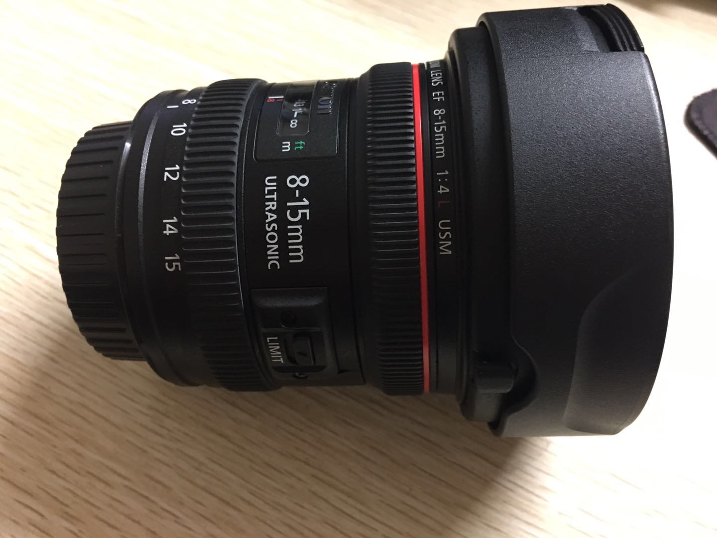  Canon EF 8-15mm 1:4L USM fisheye lens