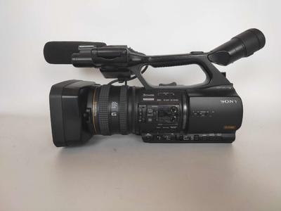 索尼 HVR-Z5C  出售一台索尼Z5C摄像机，成色新净！！