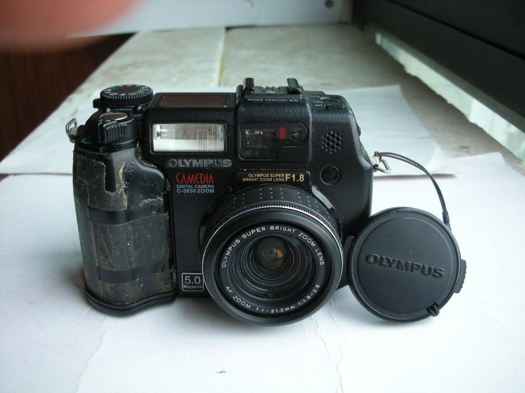 较新奥林巴斯 C5050 Zoom经典数码相机，1.8大光圈，大CCD