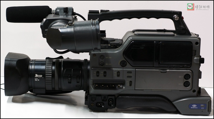 索尼 DSR-250P   DVCAM/minidv摄像机 专业磁带摄像机
