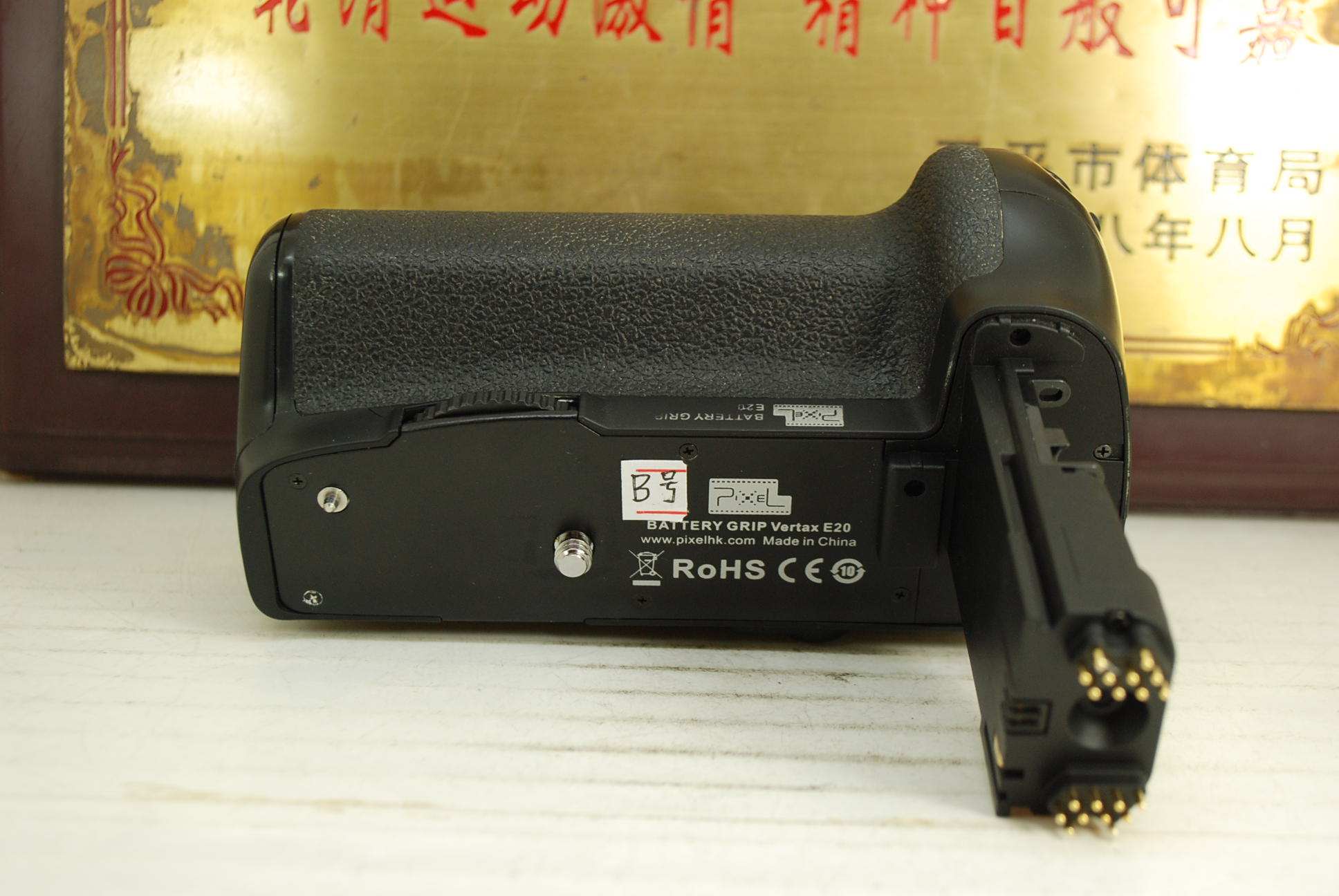 品色 Vertax BG-E20 手柄 竖拍 电池盒 佳能5D4 单反相机 使用