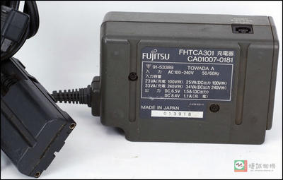 富士通 FHTCA301充电器 /电池模板适用摄像机 电池NP- F530 等 