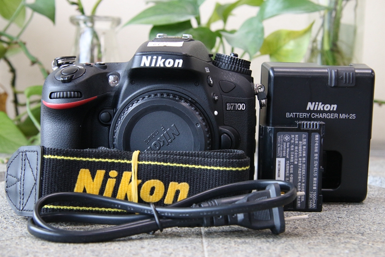 96新二手 Nikon尼康 D7100 单机 快门6132次 363671