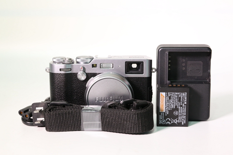 95新二手 Fujifilm富士 X100F 套（23/2）微单相机回收W03493