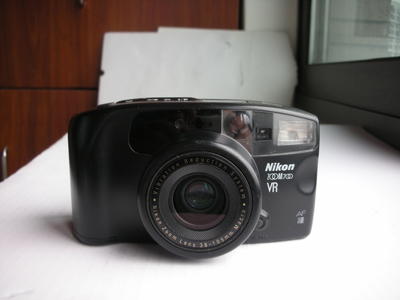 很新尼康V700有光学防抖自动曝光便携式相机，收藏使用均可