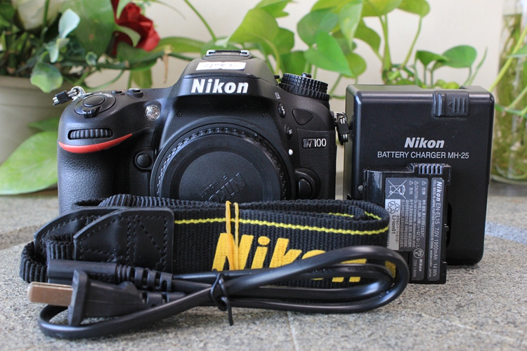 95新二手 Nikon尼康 D7100单机 快门21416次回收W05140