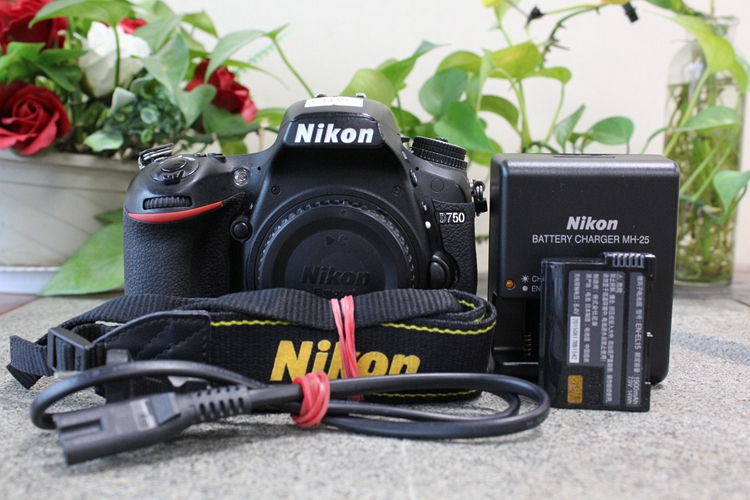 95新二手Nikon尼康 D750 单机 快门24850次回收 059899
