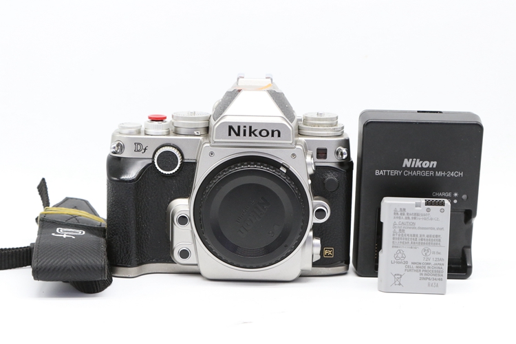 93新二手Nikon尼康 Df 单机 快门23000次银色回收001098