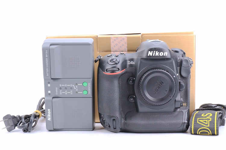 95新二手Nikon尼康 D4s 单机 快门17331次回收 026193