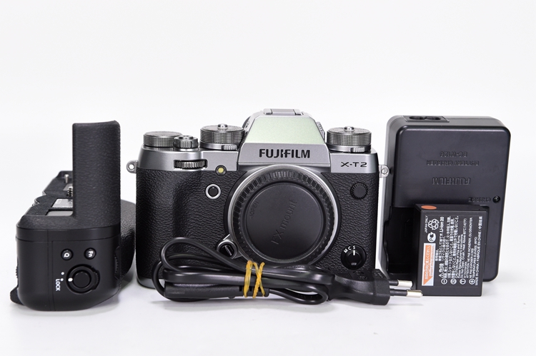 97新二手Fujifilm富士 X-T2带原装手柄微单相机回收001837 010887