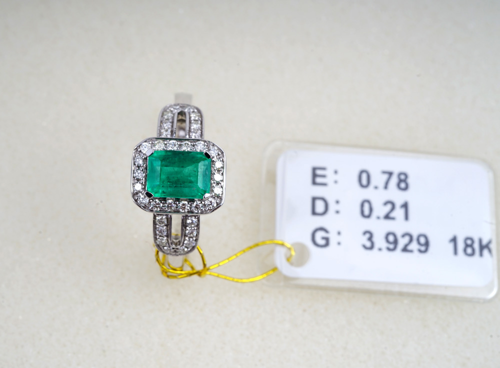【特价】顶级赞比亚祖母绿宝石美钻白金戒指NJH0808 E0.78
