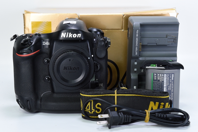 93新二手Nikon尼康 D4s 单机 快门27550次回收 027475