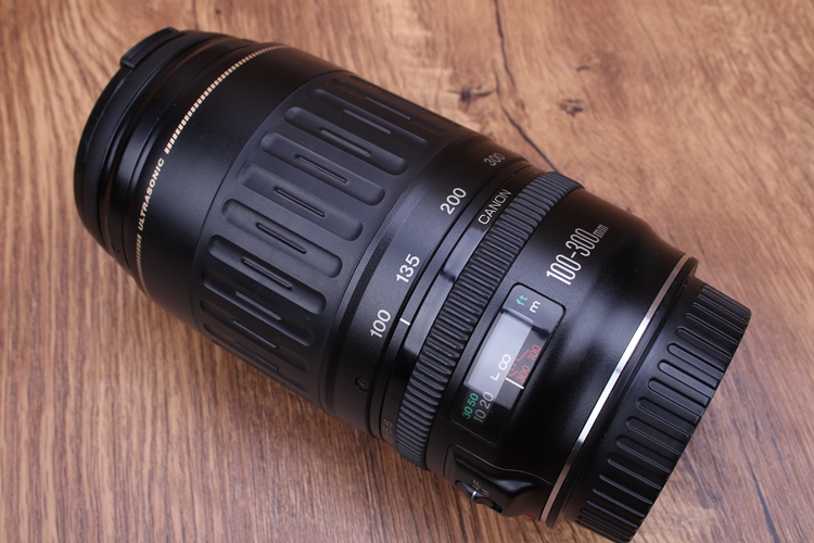 95新二手Canon佳能 100-300/4.5-5.6 EF 变焦镜头回收 02567A