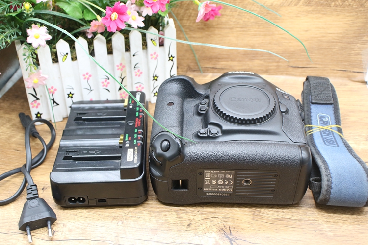 95新二手Canon佳能 1DX 单机 高端相机回收000096