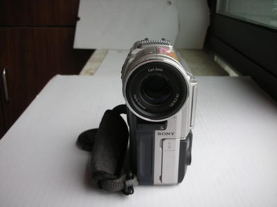 较新索尼DCR- PC100E摄像机，收藏使用