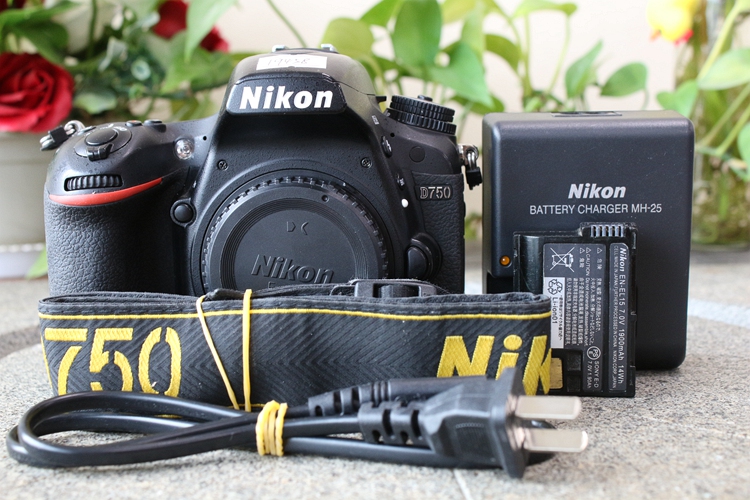 95新二手Nikon尼康 D750 单机 快门19458次回收 059004