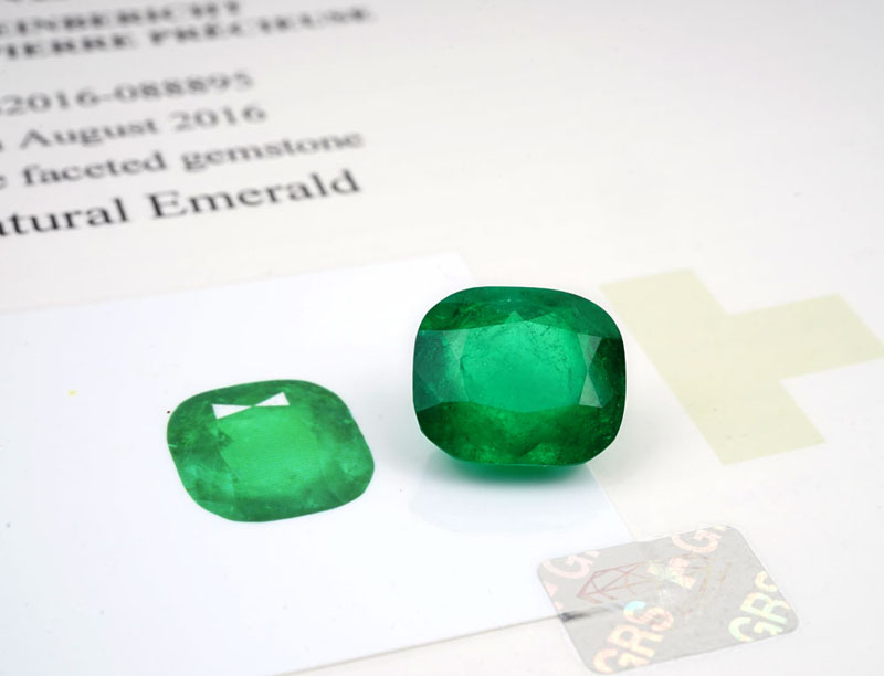 哥伦比亚祖母绿宝石重量9.42克拉圆型戒子原石GRS2016-088895