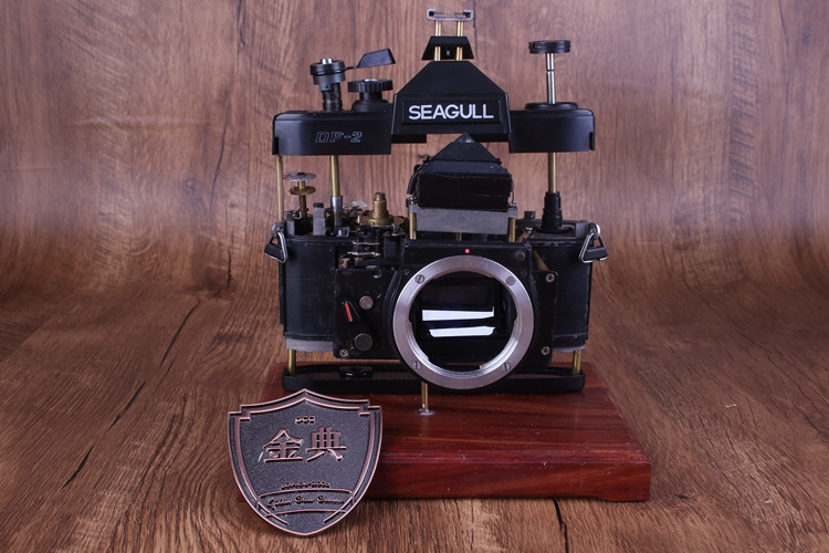 海鸥 DF-2 135胶卷胶片全机械照相机装饰复古标本 摆件 挂件 无号