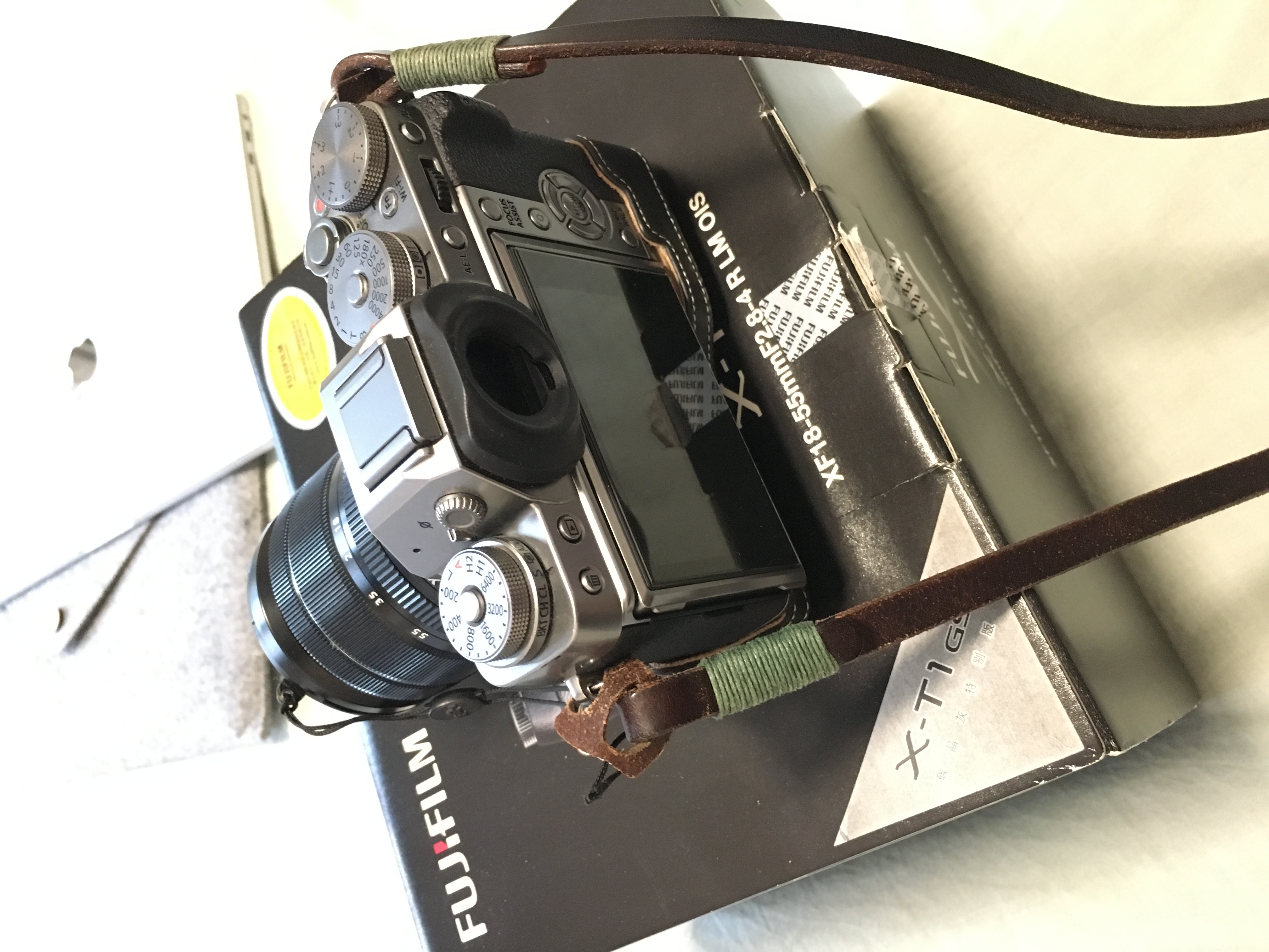 富士 X-T1微单相机 套机 (XF18-55mm 标准变焦镜头) (碳晶灰色)