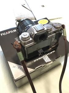 富士 X-T1微单相机 套机 (XF18-55mm 标准变焦镜头) (碳晶灰色)