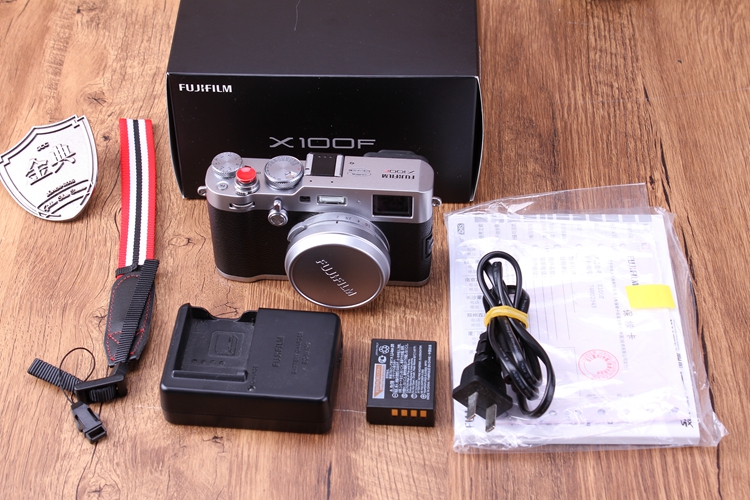 98新二手 Fujifilm富士 X100F 套（23/2）微单相机回收W02949