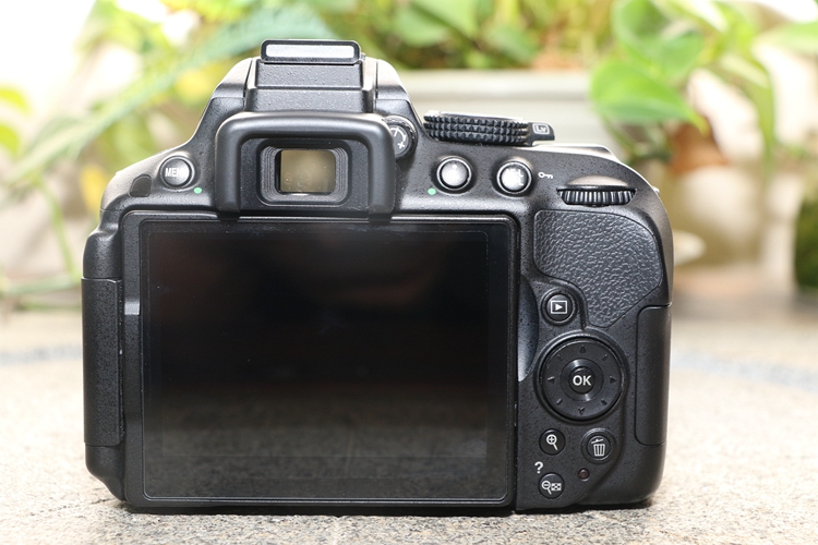 【95新尼康 d5300 套18-55镜头快门数2501次 uv镜411525 559811】