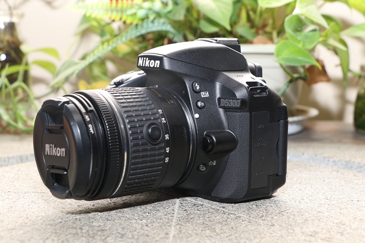 【95新尼康 d5300 套18-55镜头快门数2501次 uv镜411525 559811】