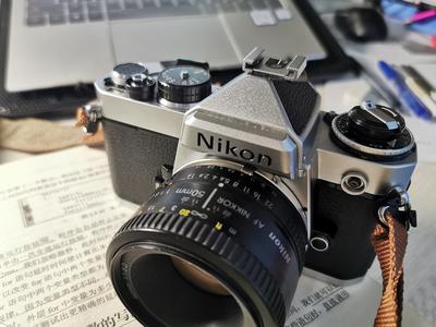 Nikon FE银色带nikkor 50mm f/1.8镜头