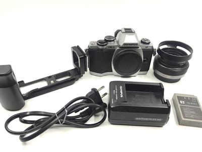 成色一般 奥林巴斯 E-M10套机(带松下20F1.7镜头)微单相机 送手柄