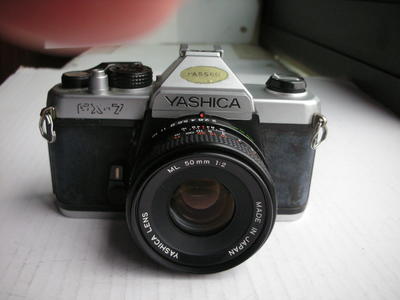 较新雅西卡FX7（FX3欧洲型号）机械快门相机带50mmf1.9镜头