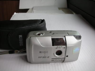 很新理光银色30E经典定焦镜头相机，送皮套，收藏使用均可