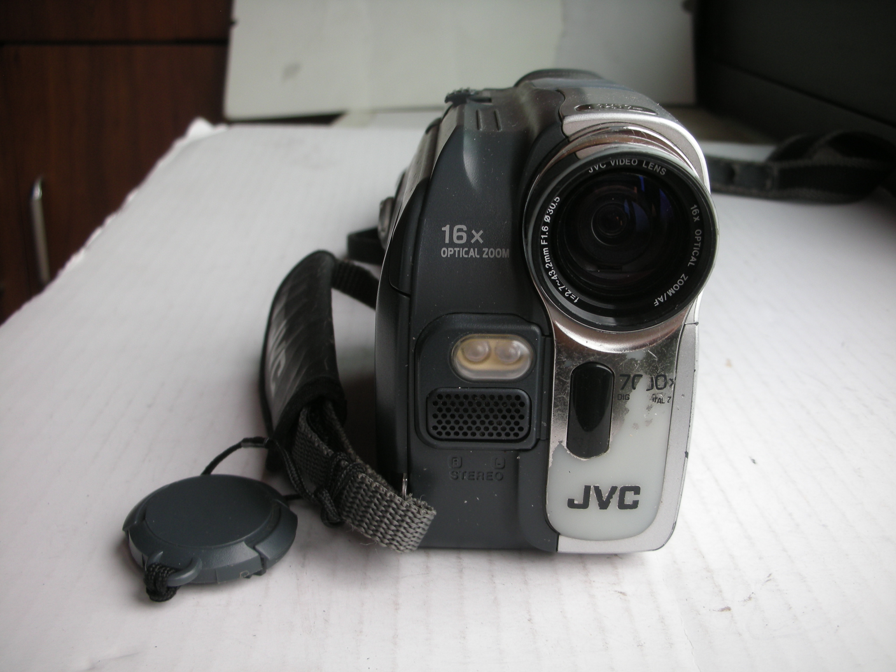较新JVC---D33AC摄像机