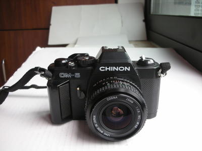 很新启侬CM--5单反相机带28mm--2.8镜头,有手柄，收藏使用均可