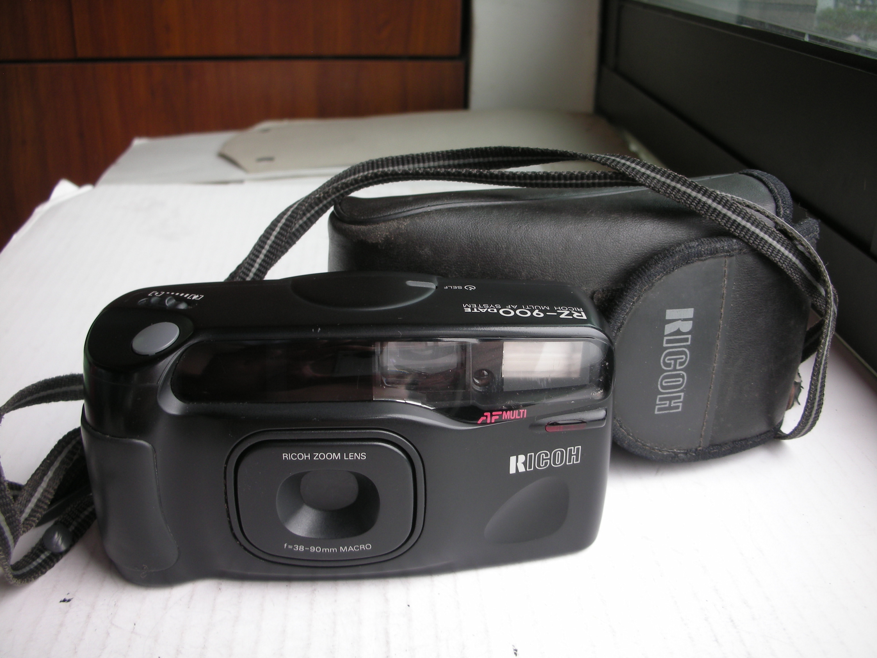 很新理光900D自动对焦经典相机，收藏使用均可，送原配皮套，背带