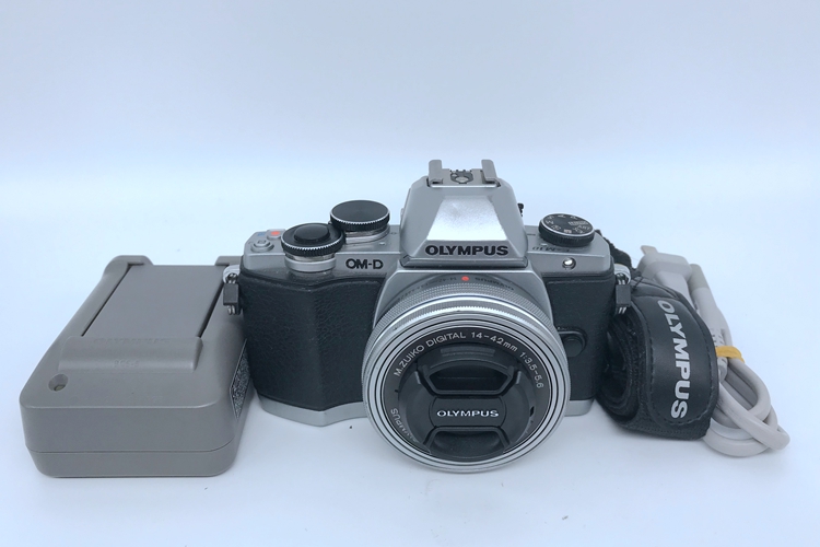 90新奥林巴斯E-M10 (14-42mm EZ)微单相机	V5PG88781 AC4B72640	